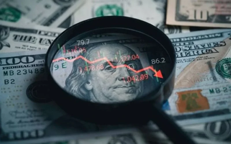 تغيرات سعر صرف الدولار مقابل الجنيه في البنك المركزي والبنوك المصرية